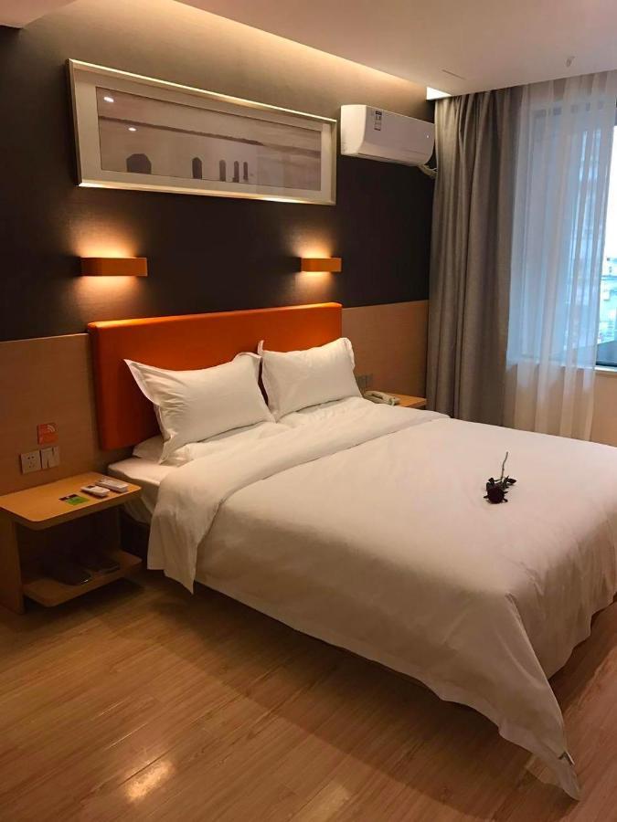 7 Days Premium Chongqing Jiangbei International Airport Branch Hotel Buitenkant foto