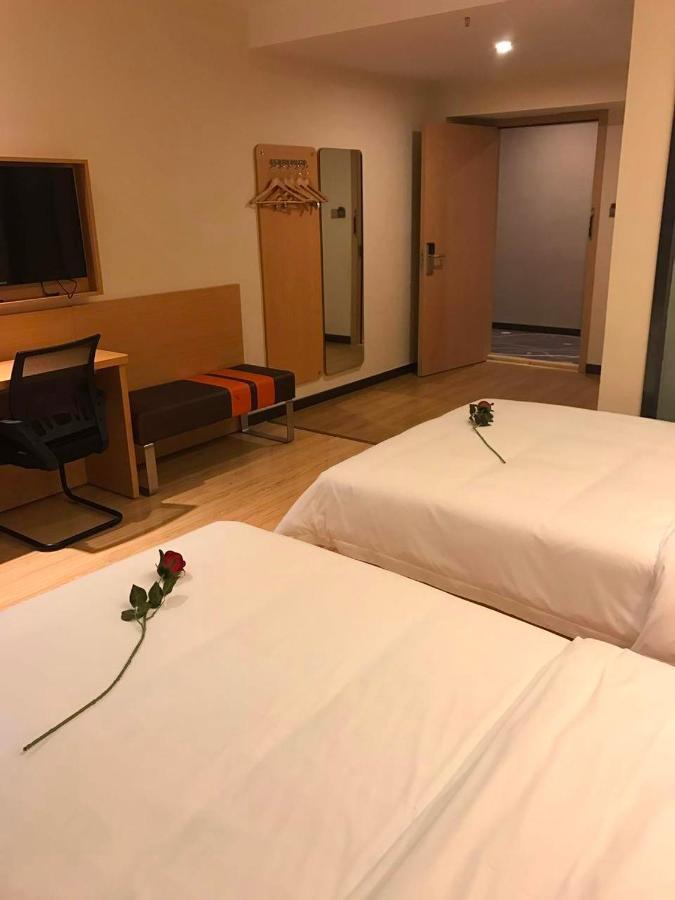 7 Days Premium Chongqing Jiangbei International Airport Branch Hotel Buitenkant foto