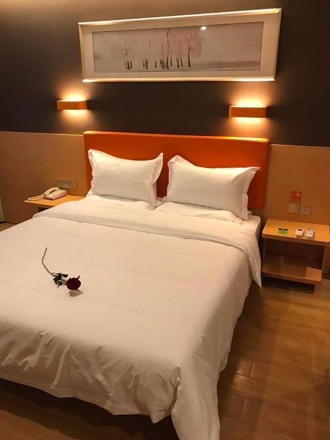 7 Days Premium Chongqing Jiangbei International Airport Branch Hotel Buitenkant foto